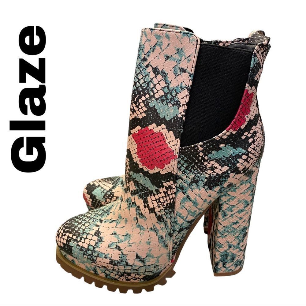NEW Glaze Women's Snake Print Lug Sole Platform Ankle Boots Booties 6.5